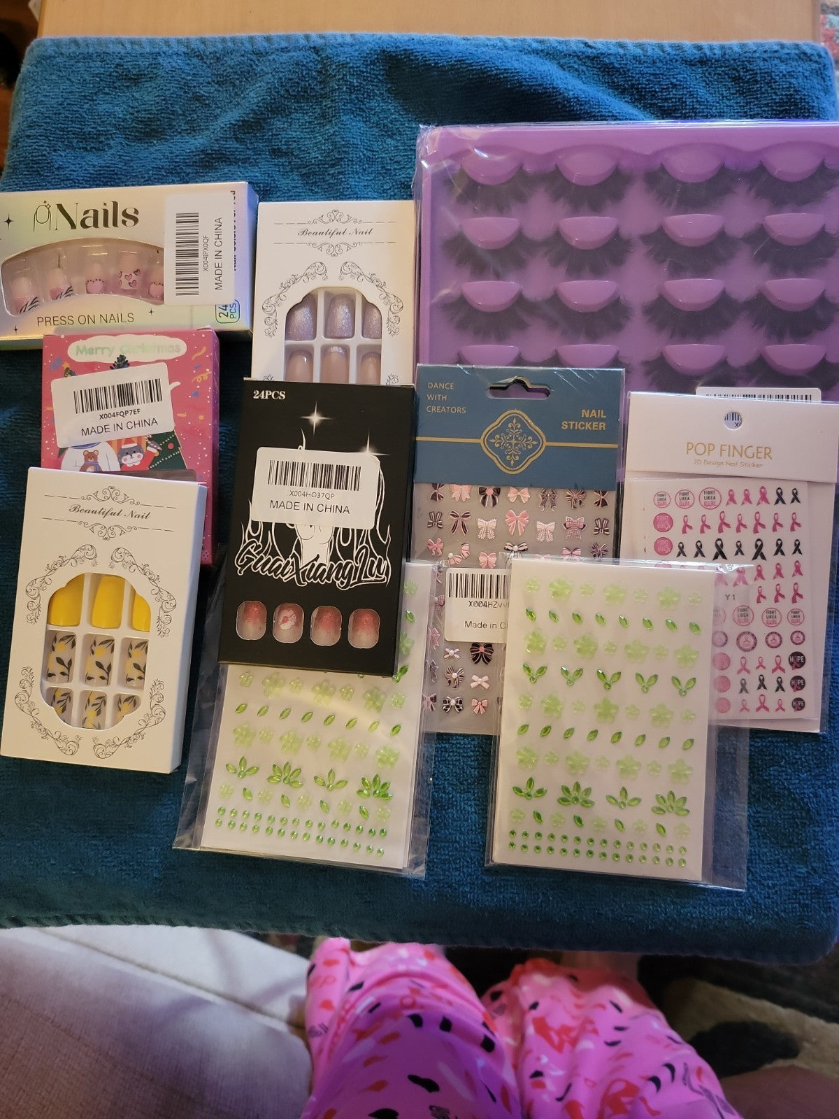 Lot Of Artificial nails full cover, Eyelashes, And Nail Stickers