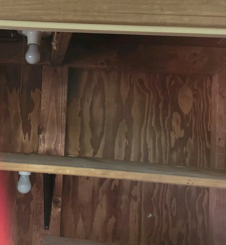  Bar - Cedar and Oak Wood.