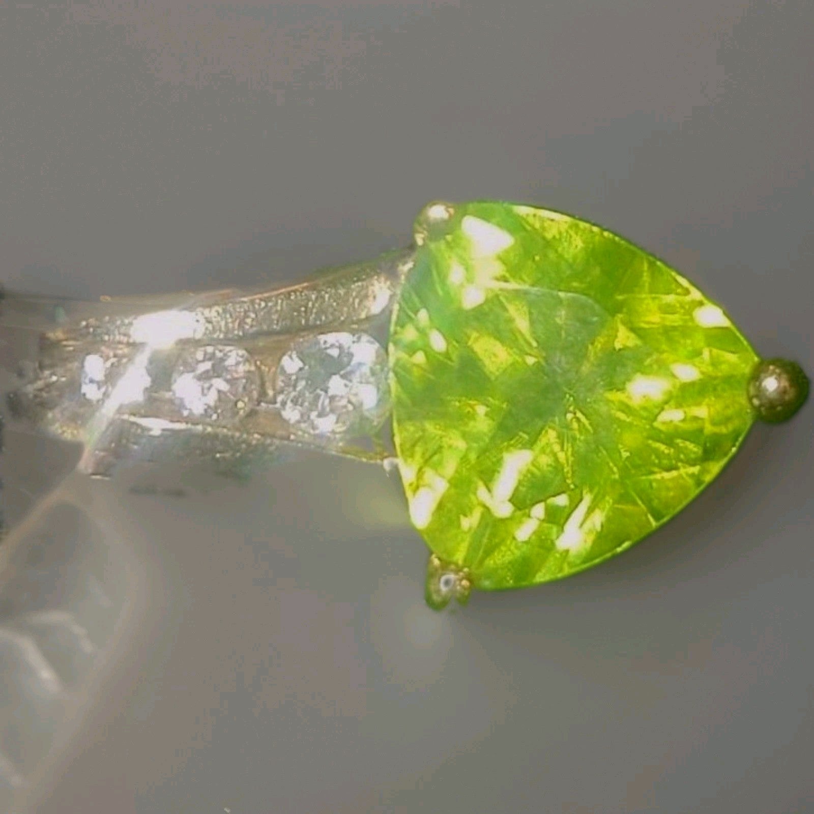Pendant with oval Peridot and Diamond accents