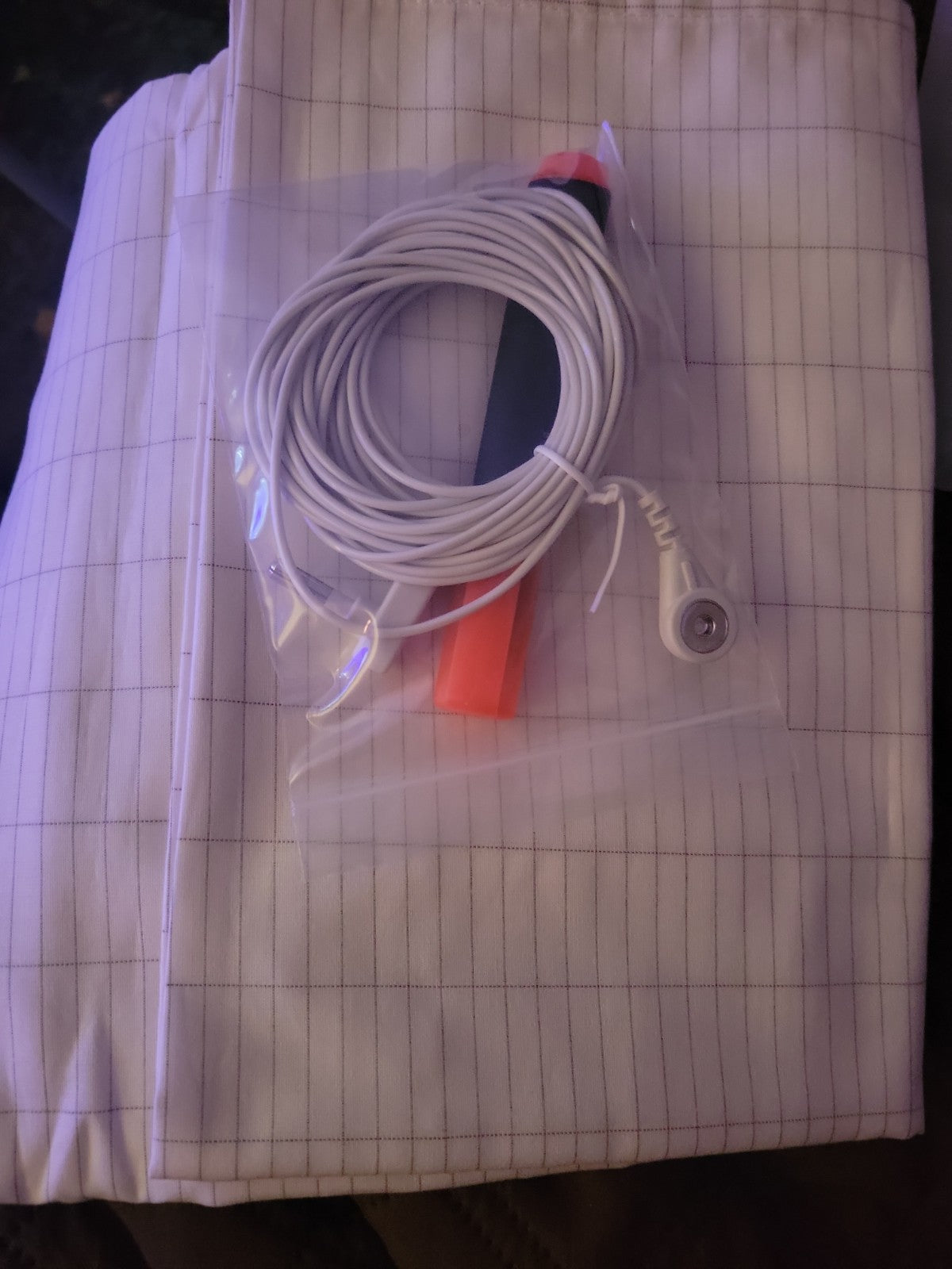 GROUNDING PILLOWCASE