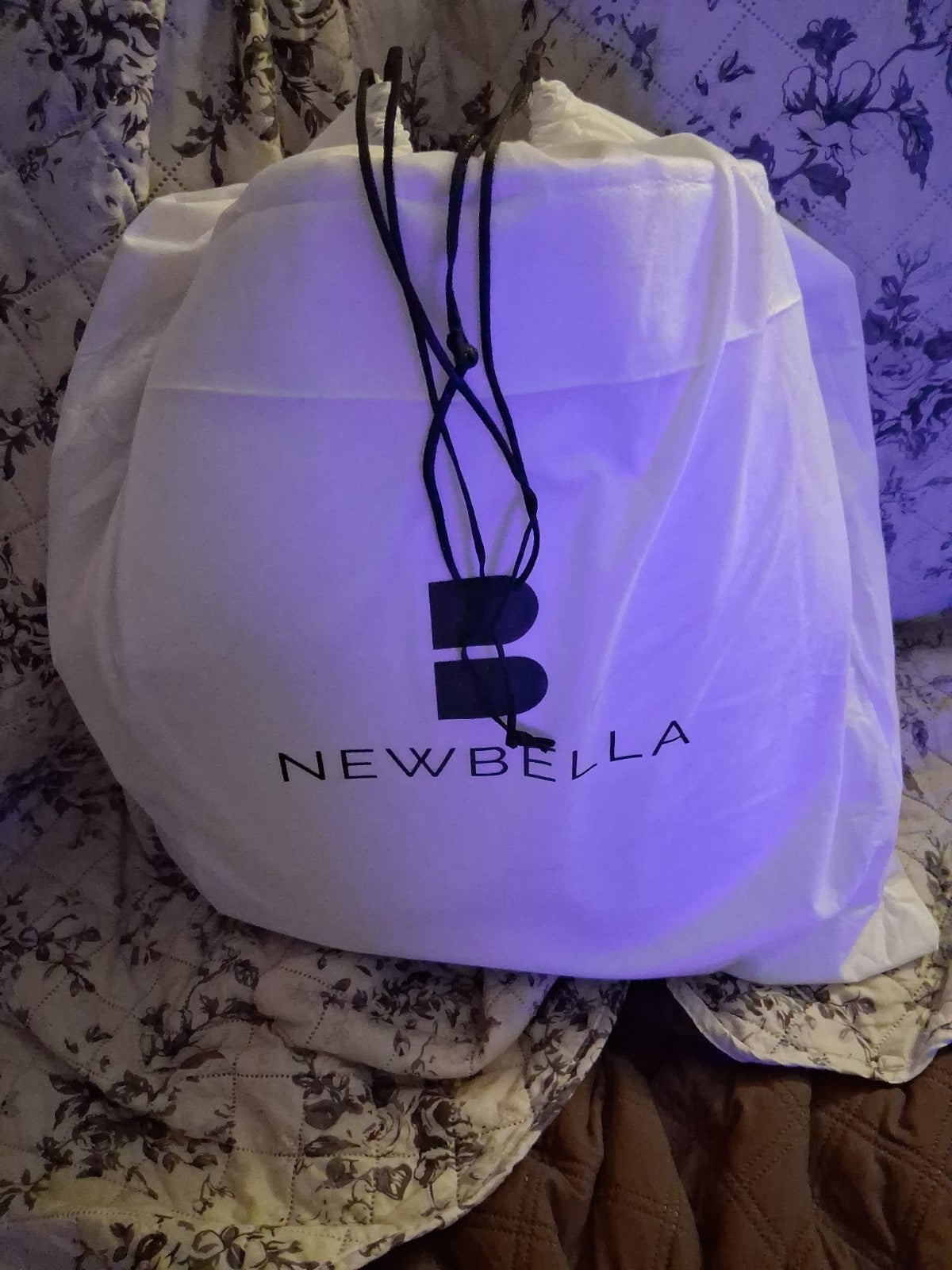 Bella Russo *BRAND NEW* Huge 23inch Wide Bag! Nice Quality!