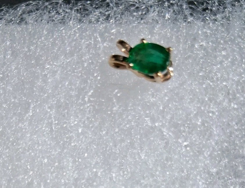 Oval Emerald Pendant 