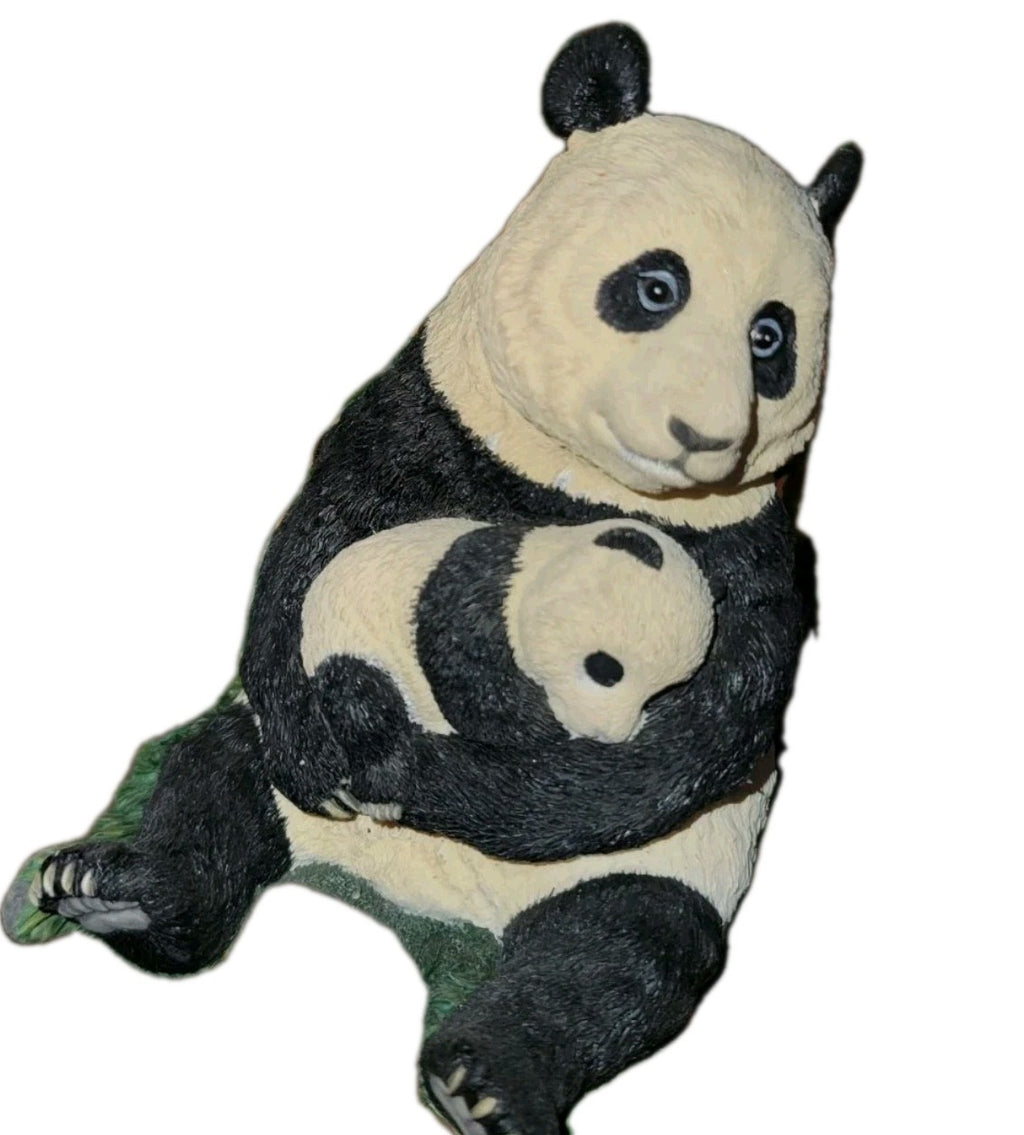 Panda Lovers a Danbury Mint  collectible!