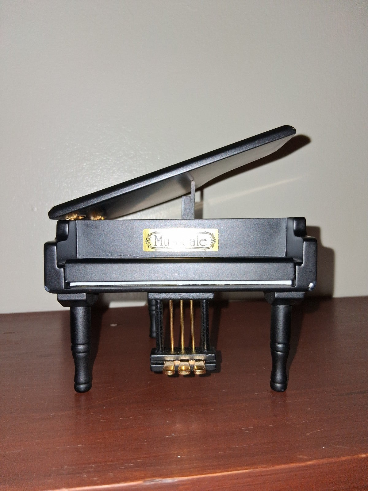 Sankyo Black Grand Piano Musical Music Box with Lid "Beauty and the Beast"
