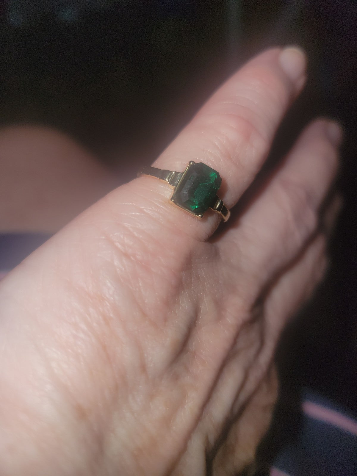 Fashion Emerald ring size 6