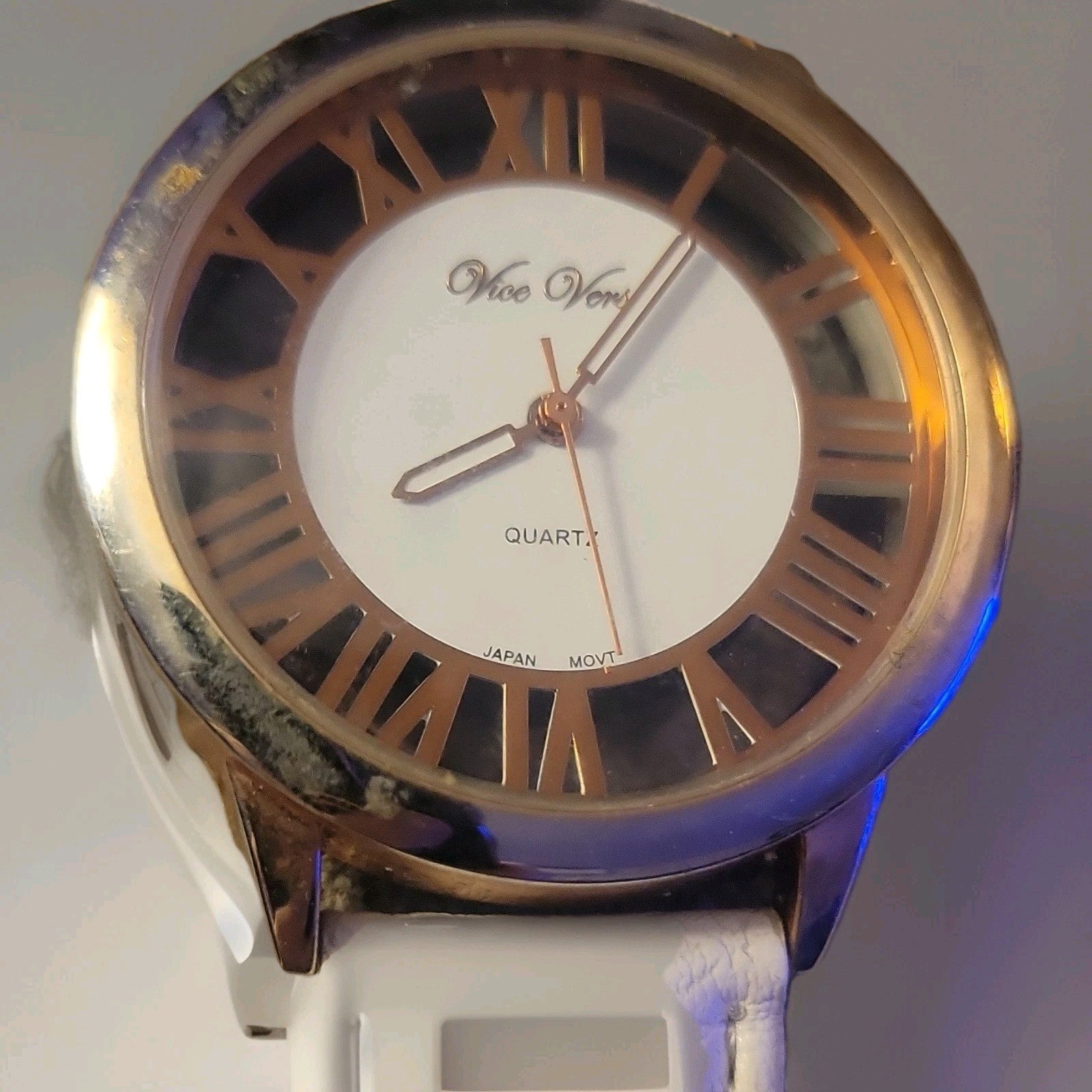 Vice Versa White Wristwatch Antique