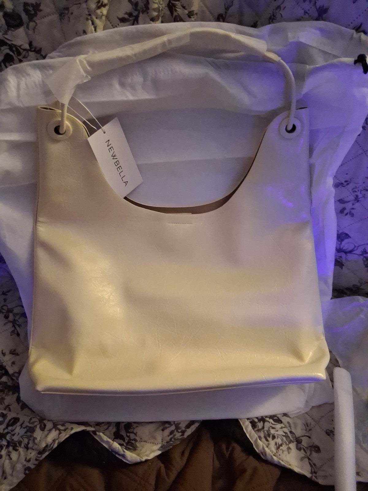 Bella Russo *BRAND NEW* Huge 23inch Wide Bag! Nice Quality!