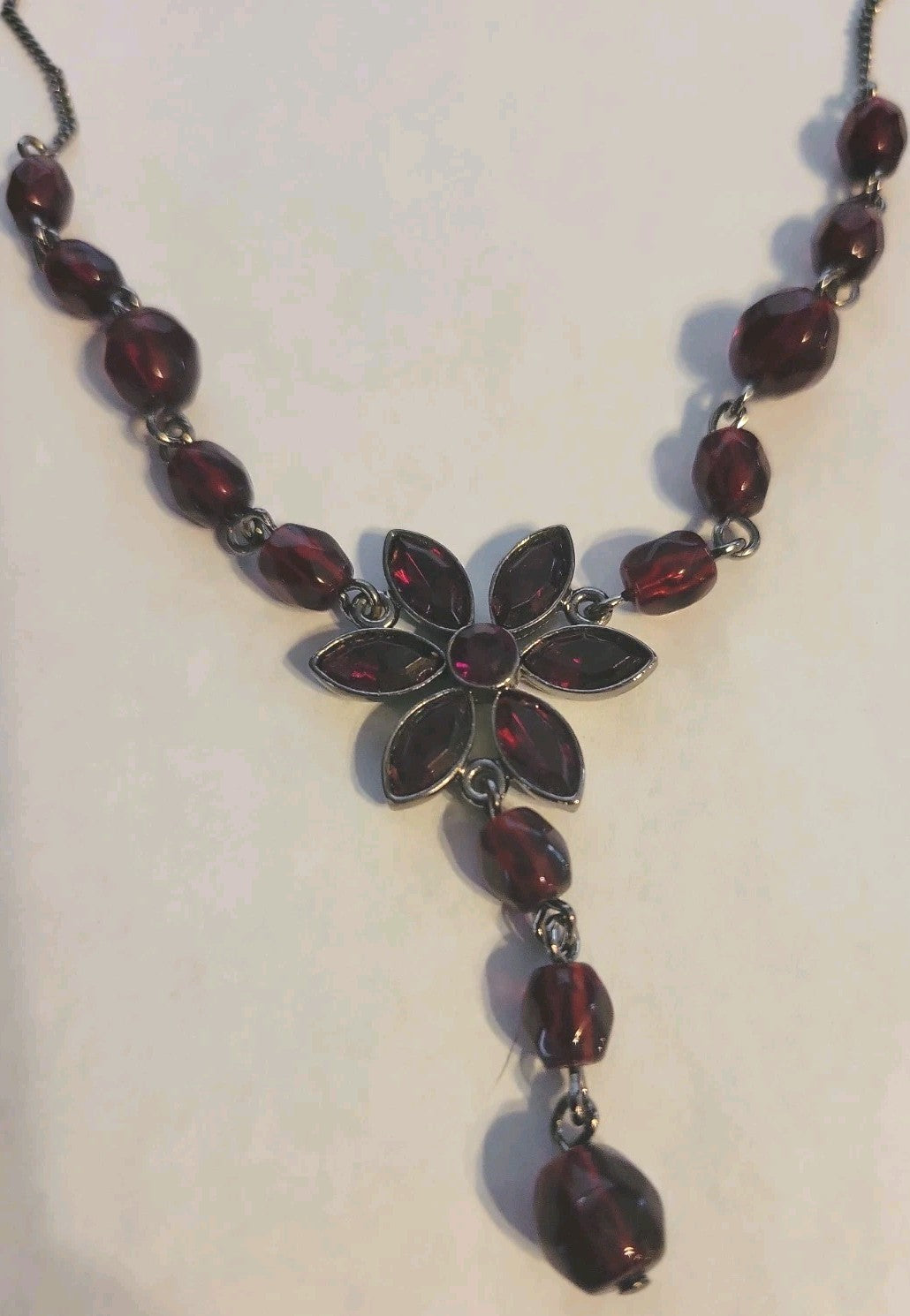 Vintage necklace with burgundy beads 
