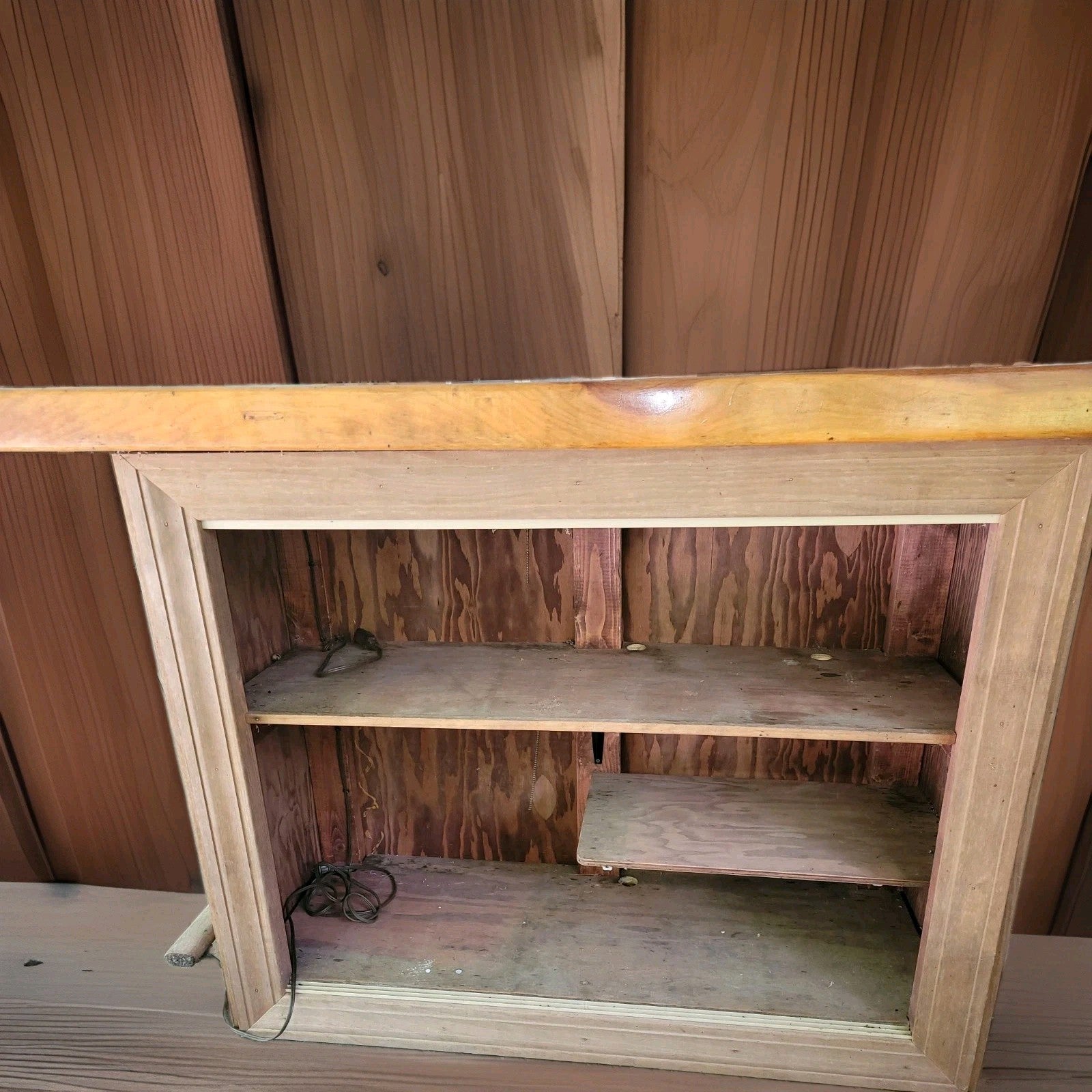  Bar - Cedar and Oak Wood.