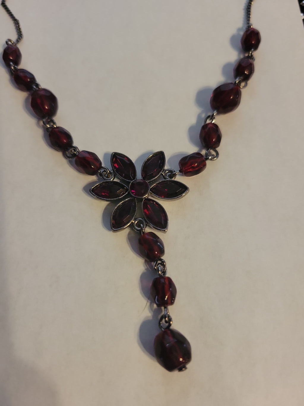 Vintage necklace with burgundy beads 