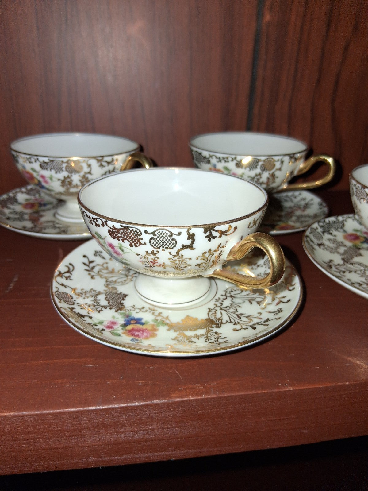 1930's Bohemia Royal Ivory 8pc Porcelain Tea Cup & Saucer Set Floral Gold Trim