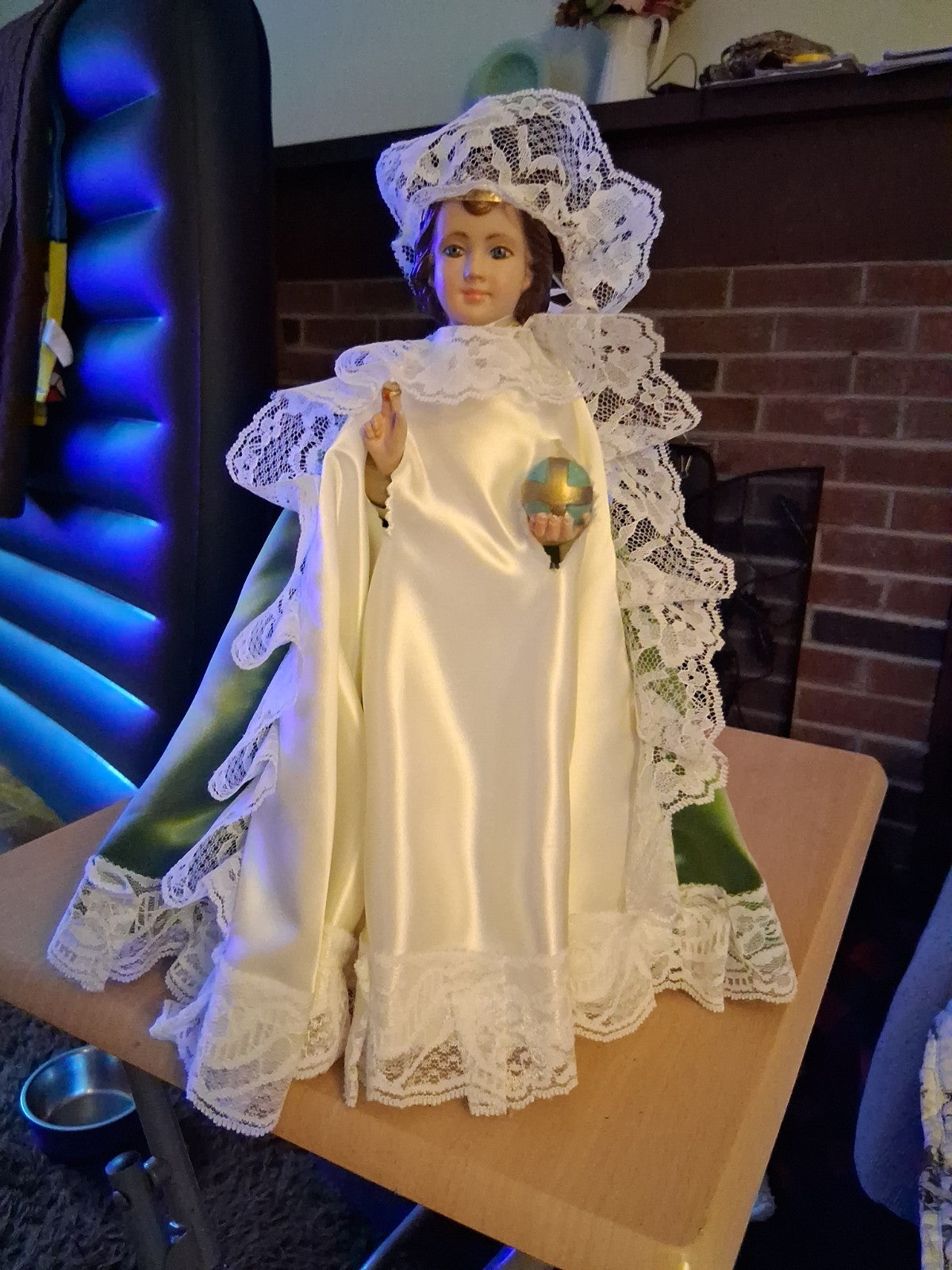 VTG 1966 Infant Jesus of Prague Chalkware Statue by Columbia Statuary 