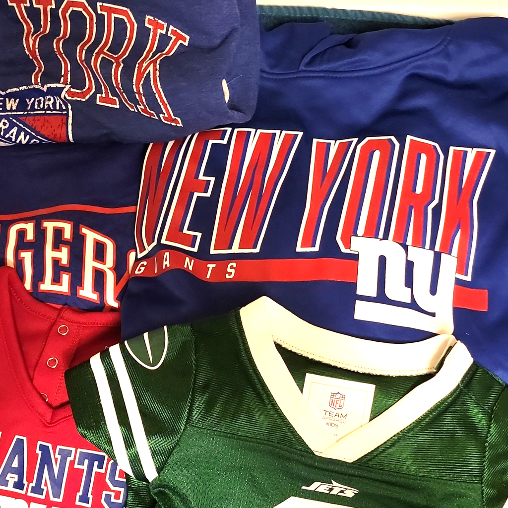 NEW YORK SPORTS FANS ATTIRE