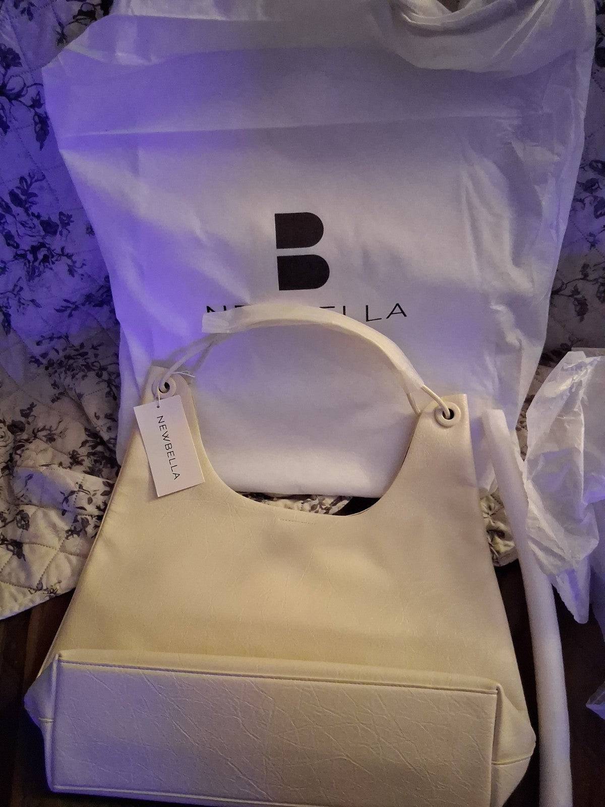 Bella Russo *BRAND NEW* Huge 23inch Wide Bag! Nice Quality!