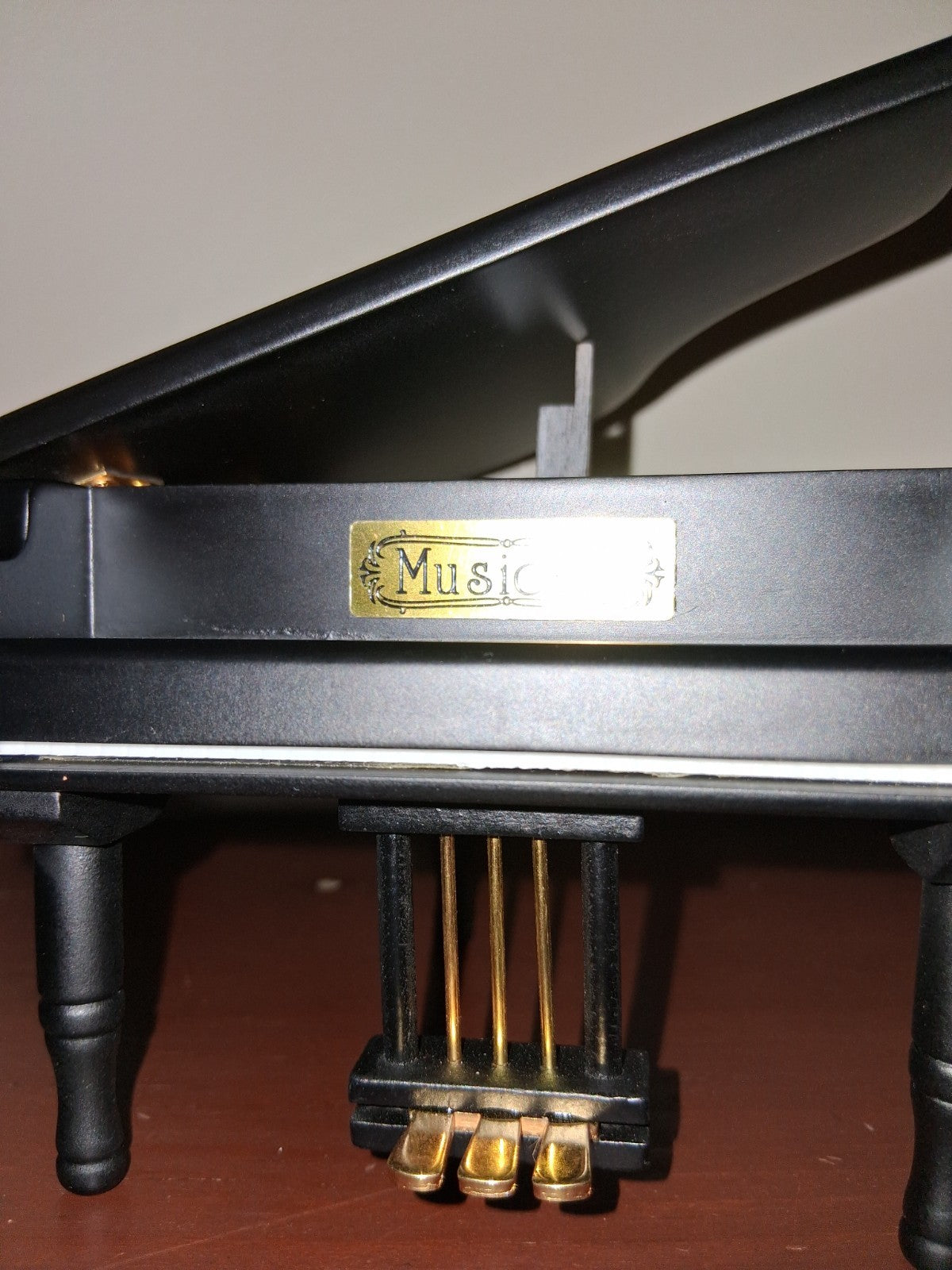 Sankyo Black Grand Piano Musical Music Box with Lid "Beauty and the Beast"