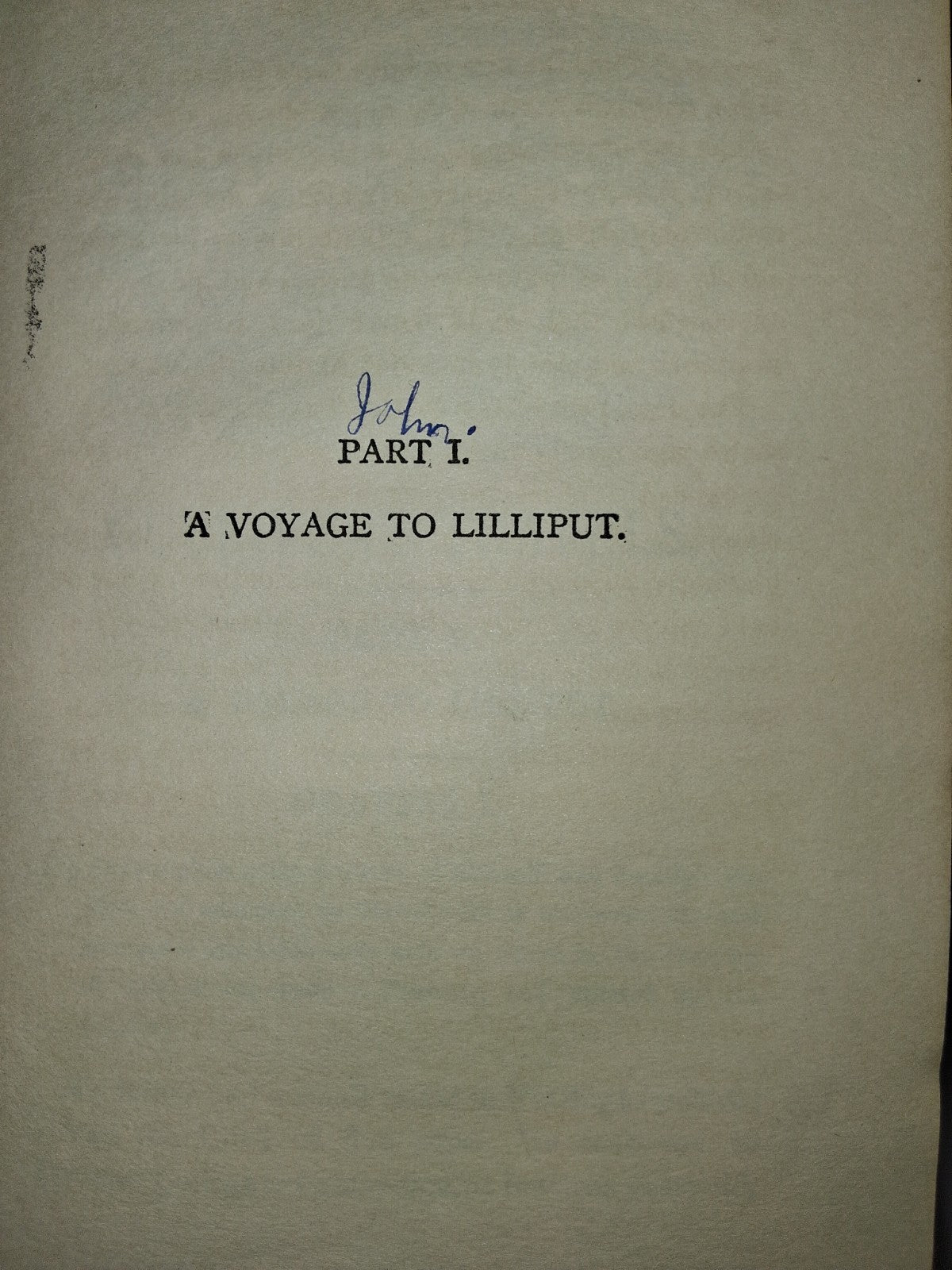 Gulliver ‘s Travels by Jonathan Swift Heirloom Library