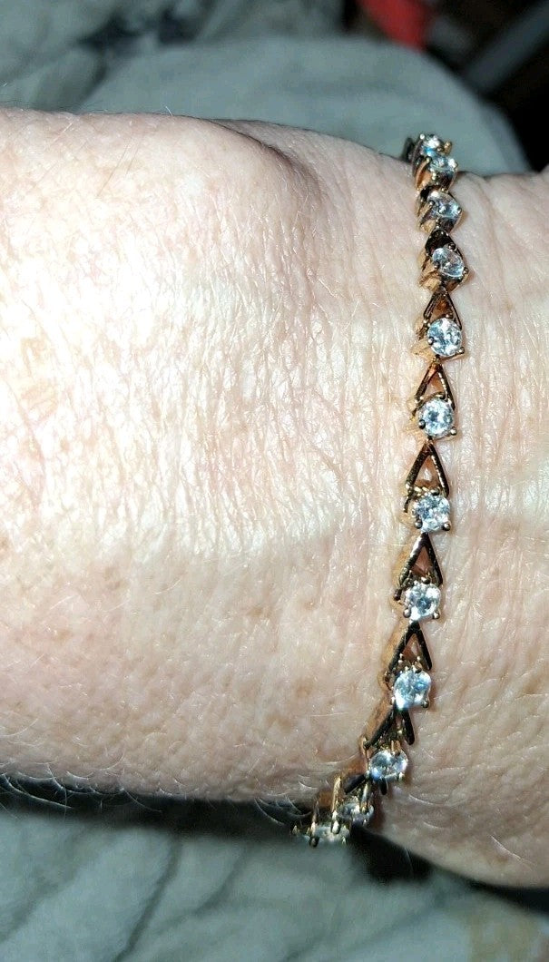 Gold tone 7" bracelet With Diamonds  