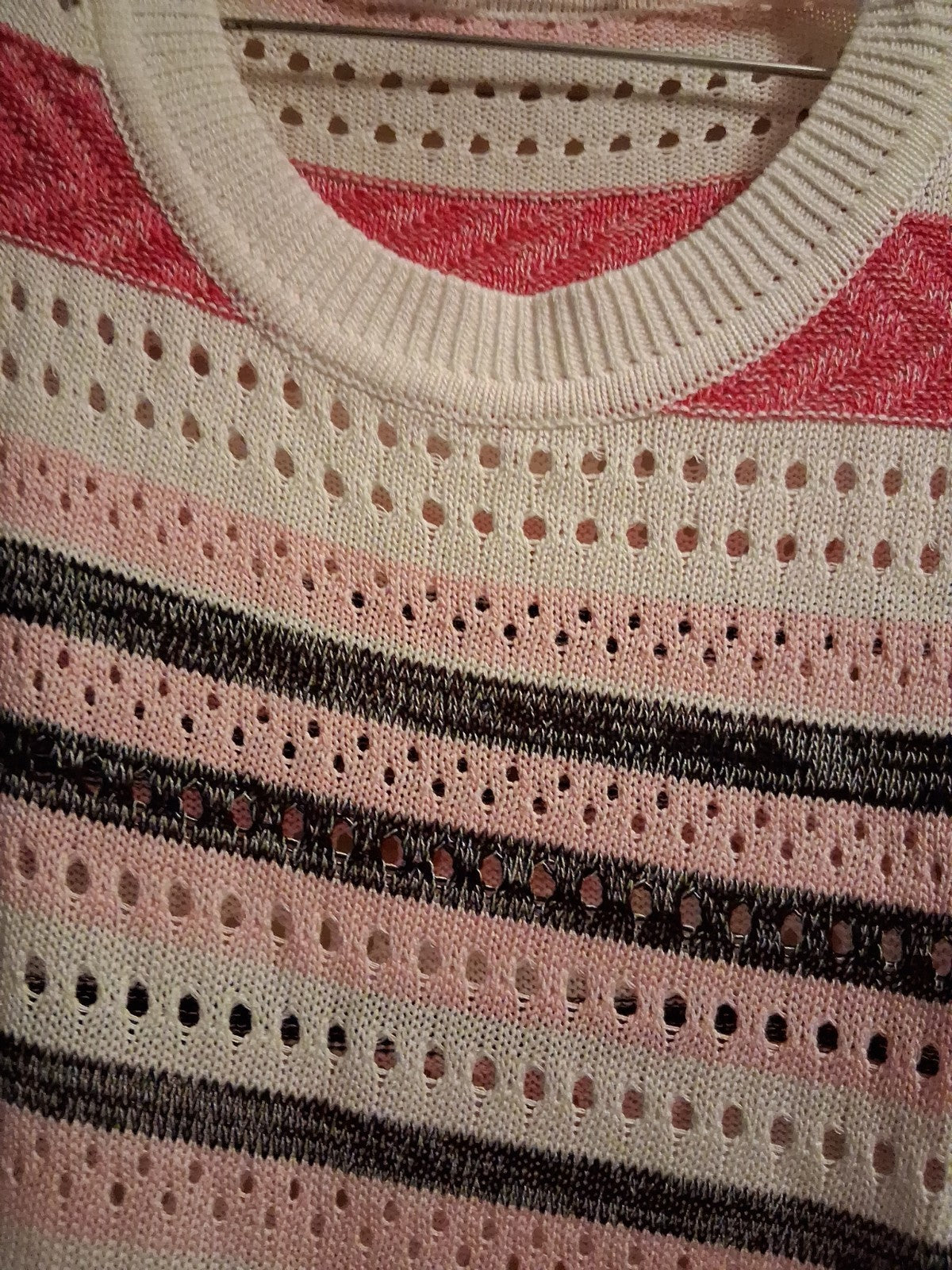 BB2- Ivicoer No-Sleeve Striped Women's Shirt Size Medium Pink and Blue Stripes