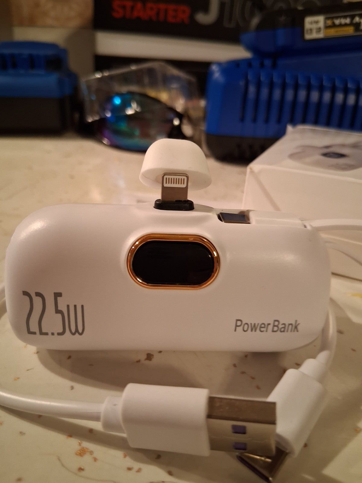 HT-DX268 Capsule 22.5W Fast Charge Power Bank LED Display USB-C White