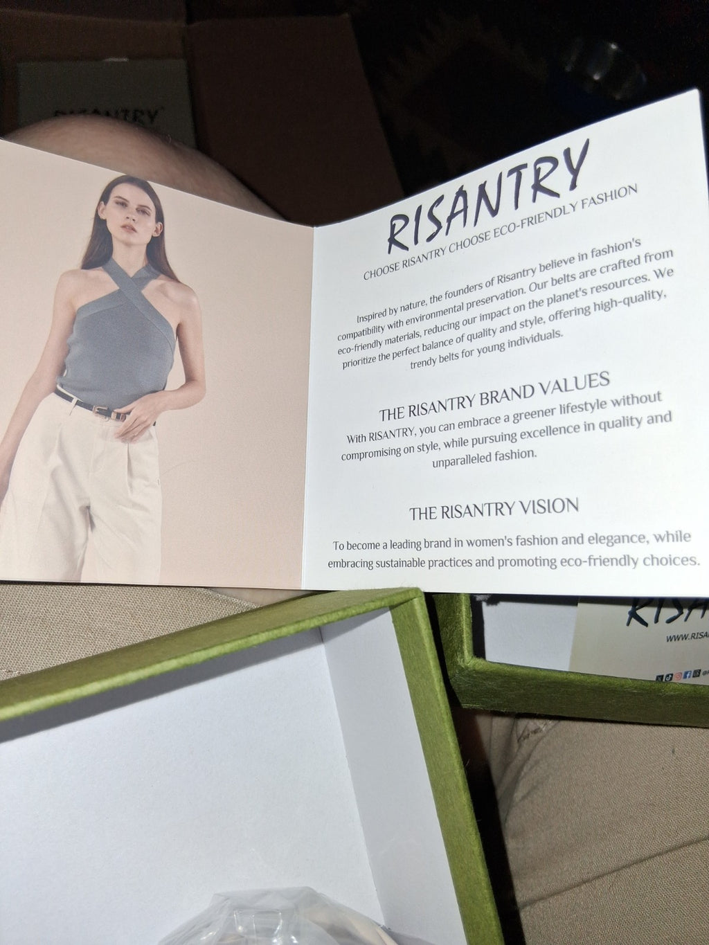 RISANTRY Women's Solid White Belt Size Small