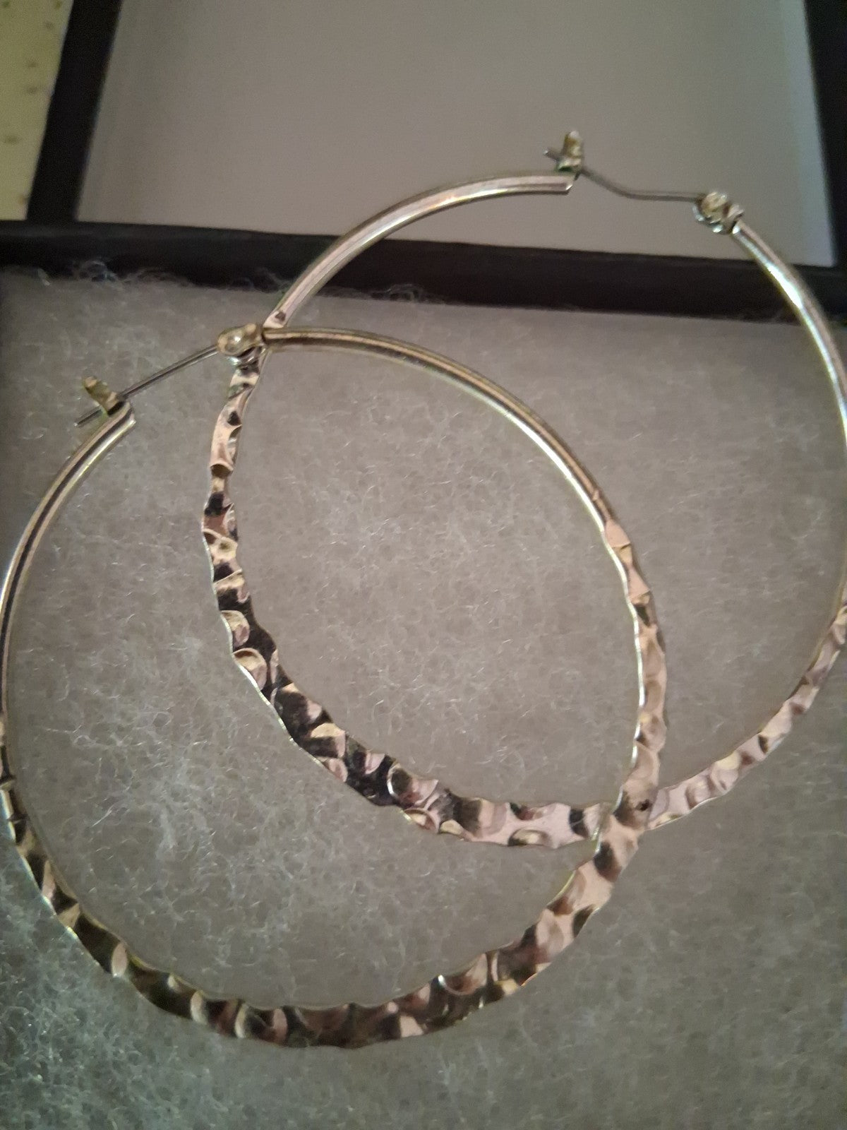 B4429 FAS Sterling Silver Hammered Hoop Earrings 1.5" Dangle Facet Textured 2.2g