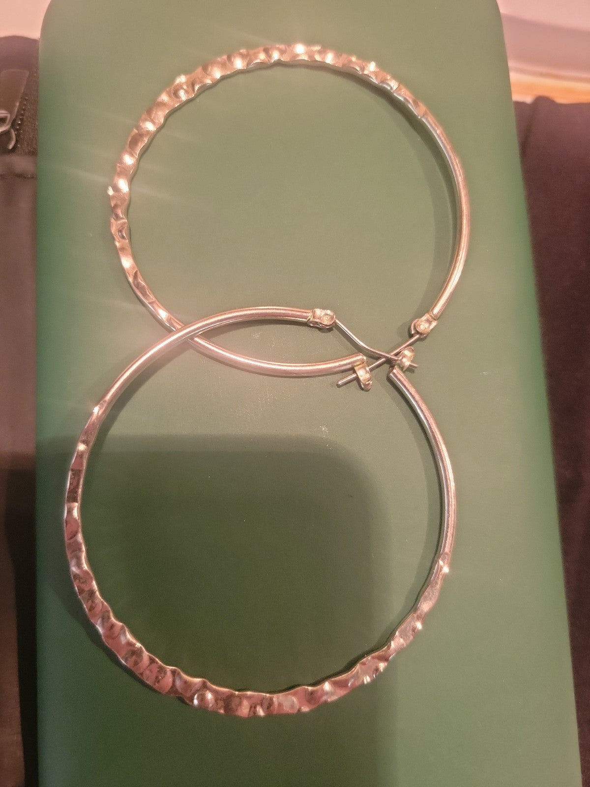 B4429 FAS Sterling Silver Hammered Hoop Earrings 1.5" Dangle Facet Textured 2.2g