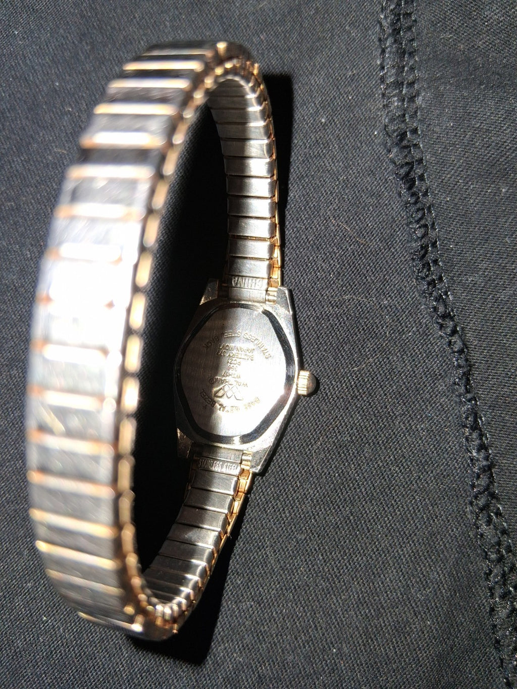 RARE Mixed Lot Of 10 Vtg / Antique Ladies Watches . Batteries needed, ,working