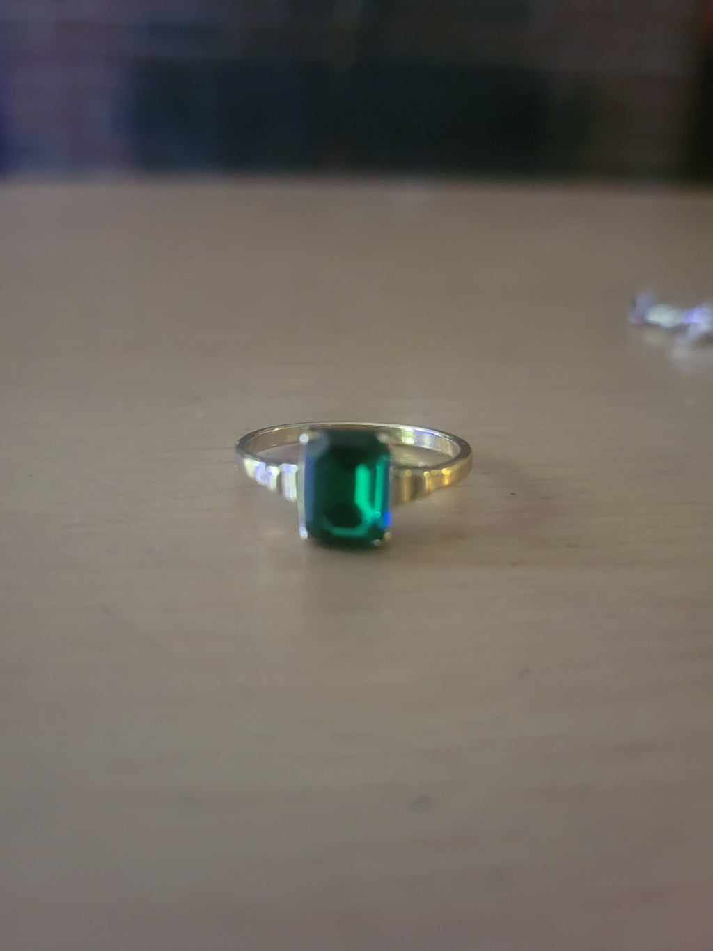 Fashion Emerald ring size 6