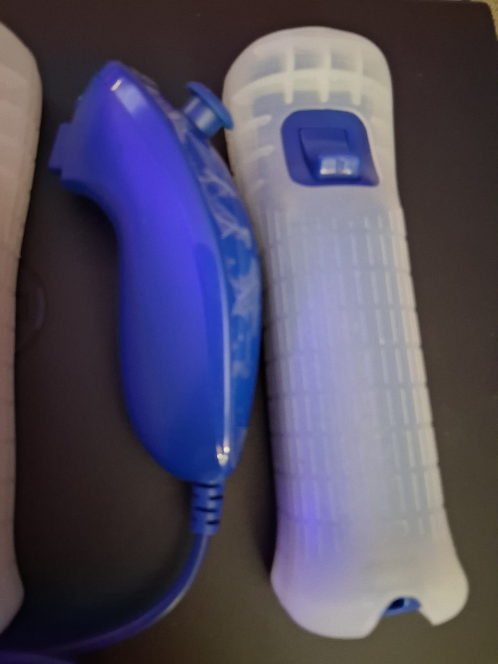 Built in Motion Plus Wii Remote Controllers Nunchuck Compatible for Wii Wii U