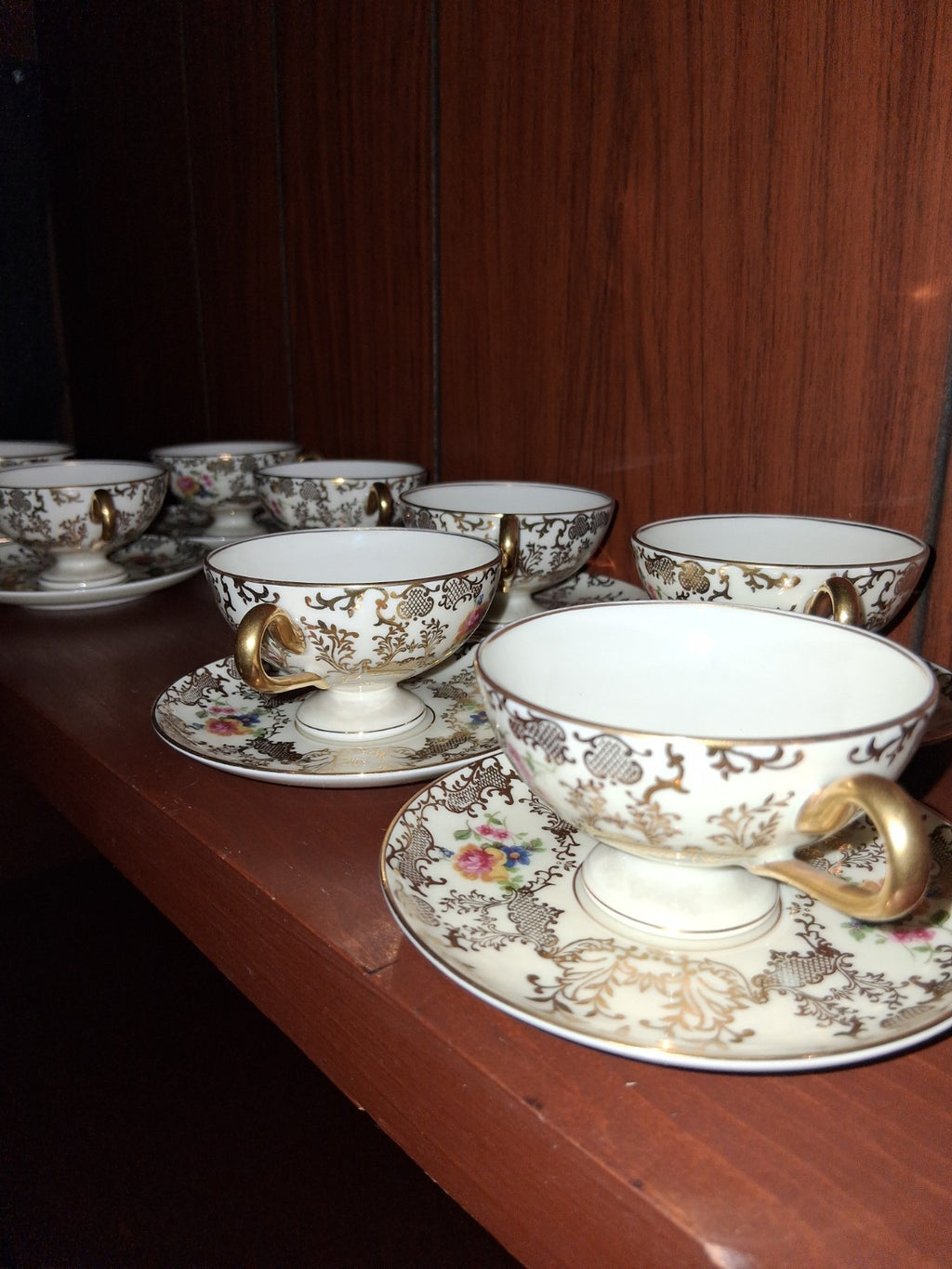 1930's Bohemia Royal Ivory 8pc Porcelain Tea Cup & Saucer Set Floral Gold Trim