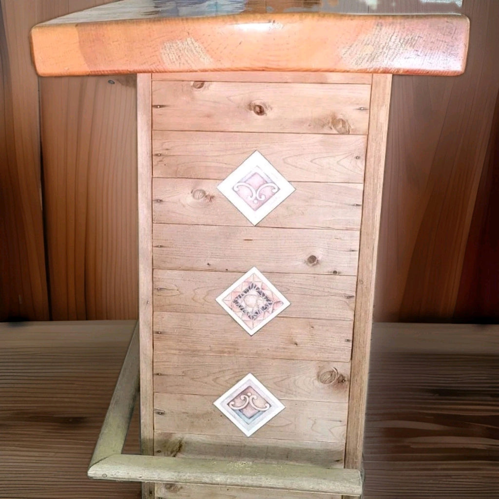  Bar - Cedar and Oak Wood.
