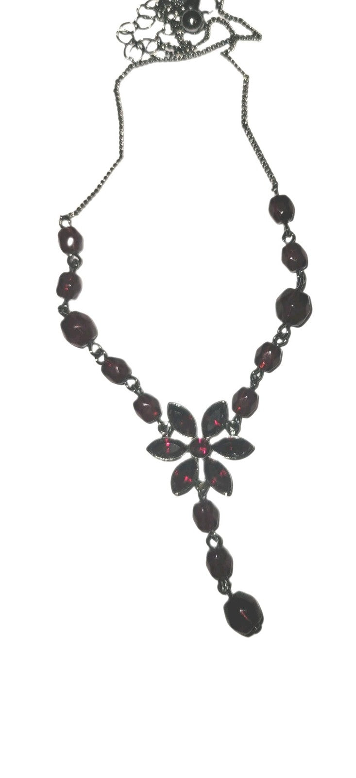 Vintage necklace with burgundy beads 