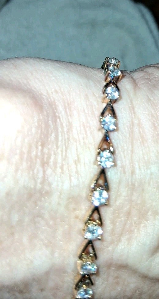Gold tone 7" bracelet With Diamonds  