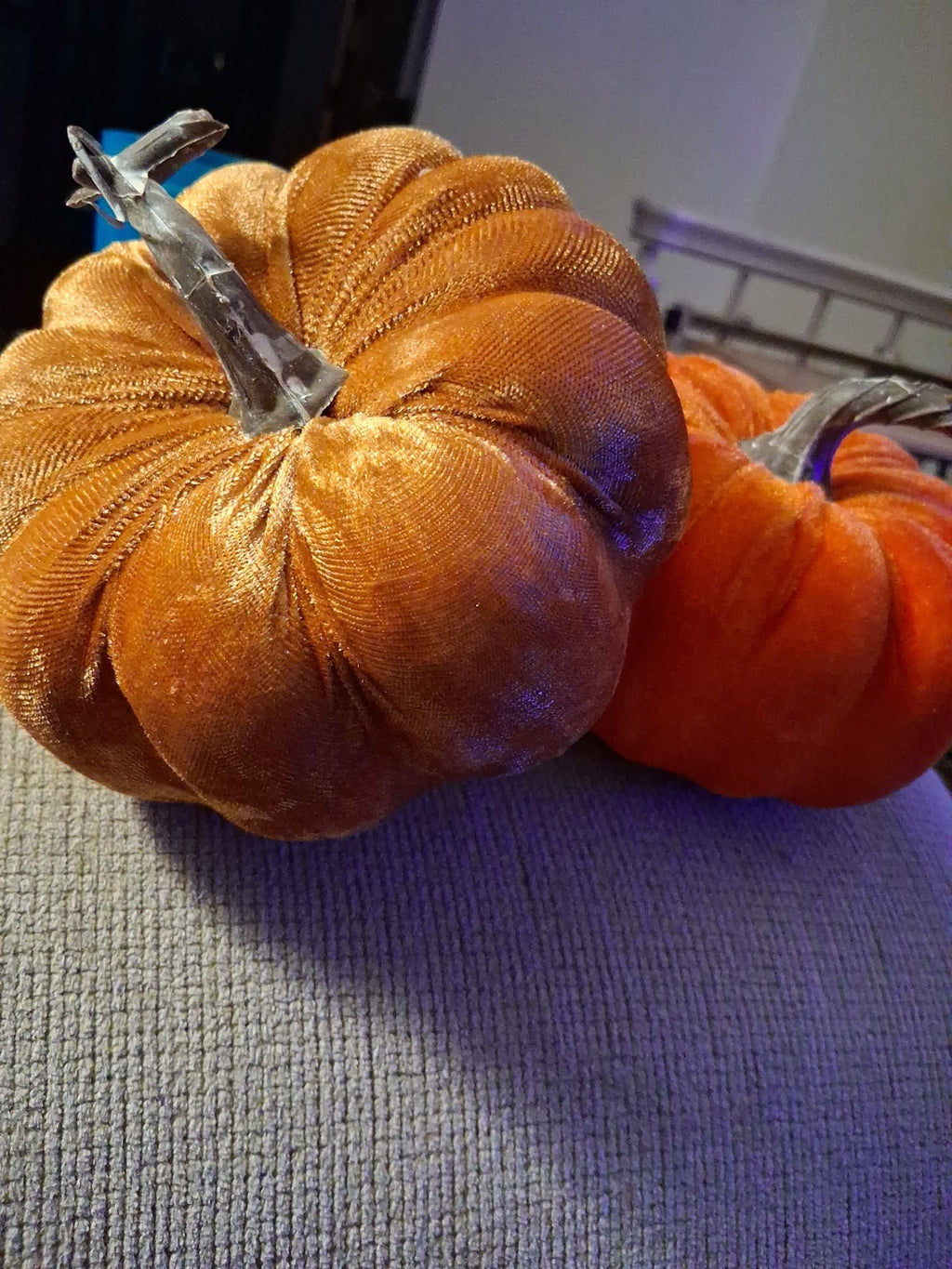 2 Halloween pumpkins