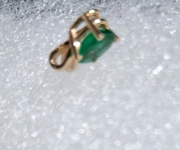 Oval Emerald Pendant 