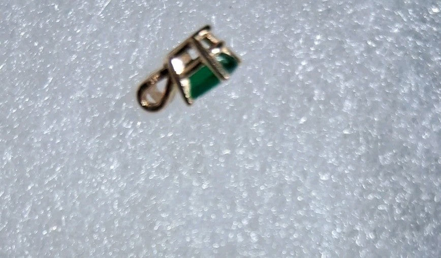 Oval Emerald Pendant 